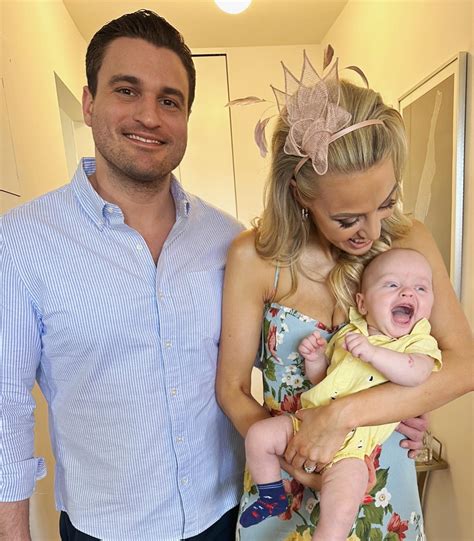 did carley shimkus have her baby|Fox News Host Carley Shimkus & her Husband Peter。